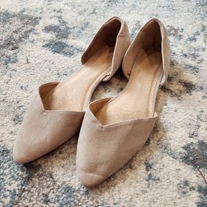 Old Navy Beige Flats, size 10